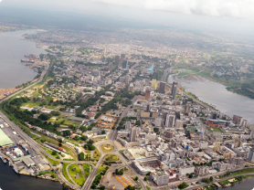 Vue aérienne du quartier du Plateau à Abidjan